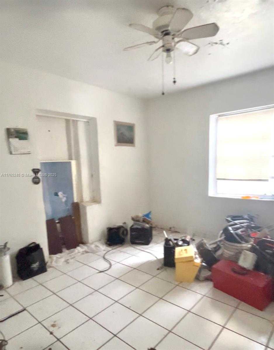 Small Image of 671 EAST 17TH ST, Hialeah Number 6
