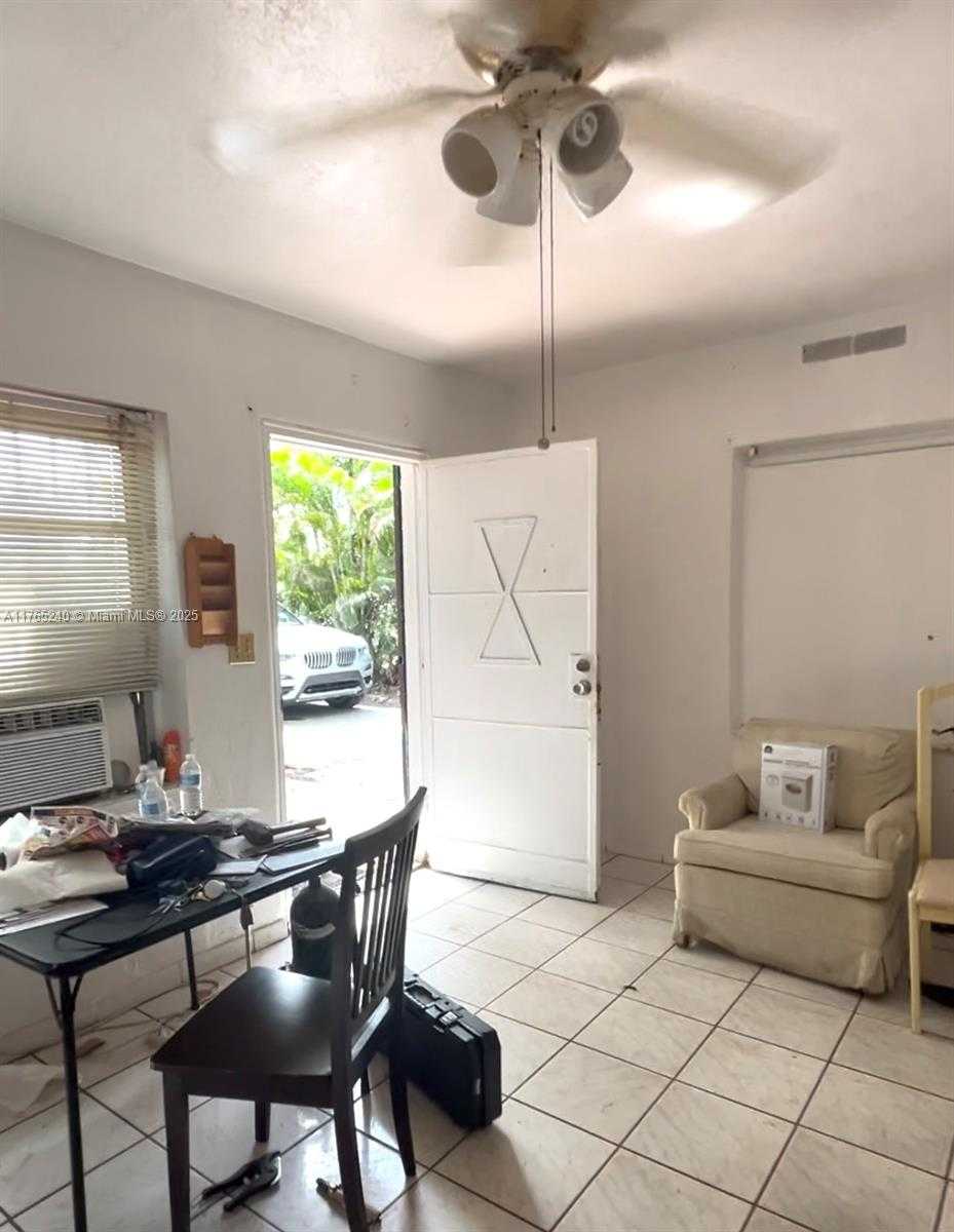 Small Image of 671 EAST 17TH ST, Hialeah Number 9