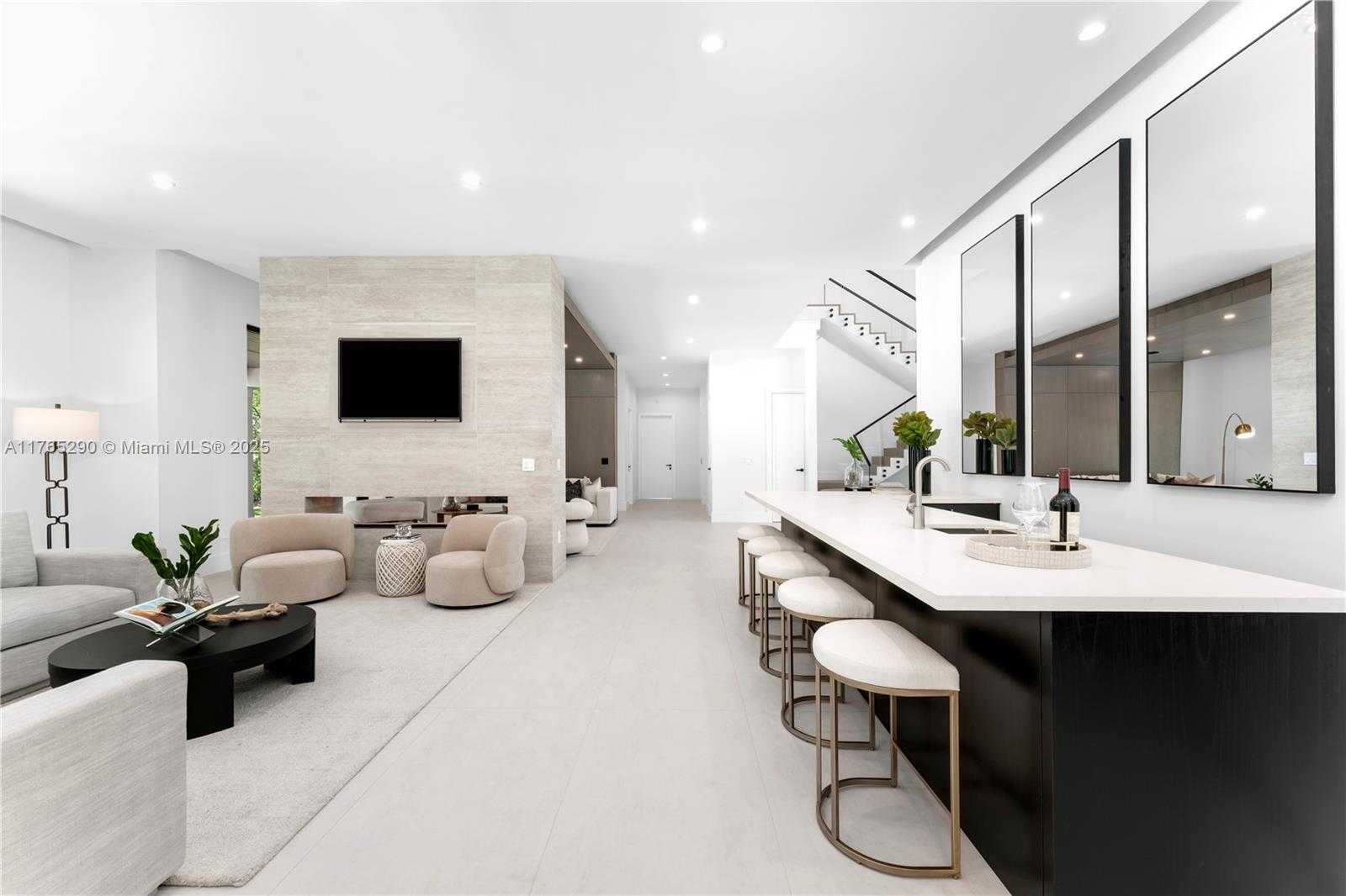 Small Image of 14110 OLD CUTLER RD, Palmetto Bay Number 2