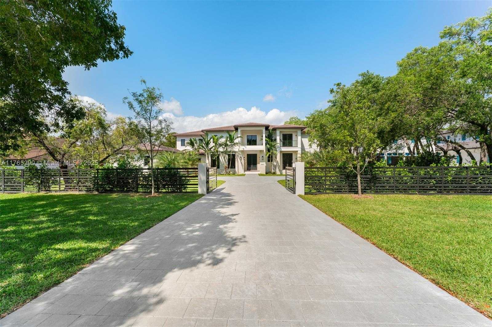 Small Image of 14110 OLD CUTLER RD, Palmetto Bay Number 6