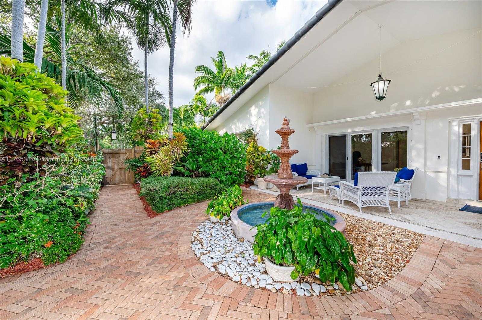 Small Image of 269 CRANWOOD DR, Key Biscayne Number 2