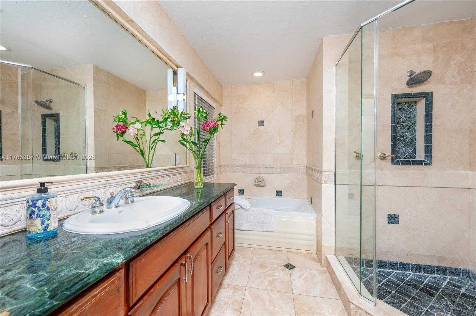 Small Image of 269 CRANWOOD DR, Key Biscayne Number 22