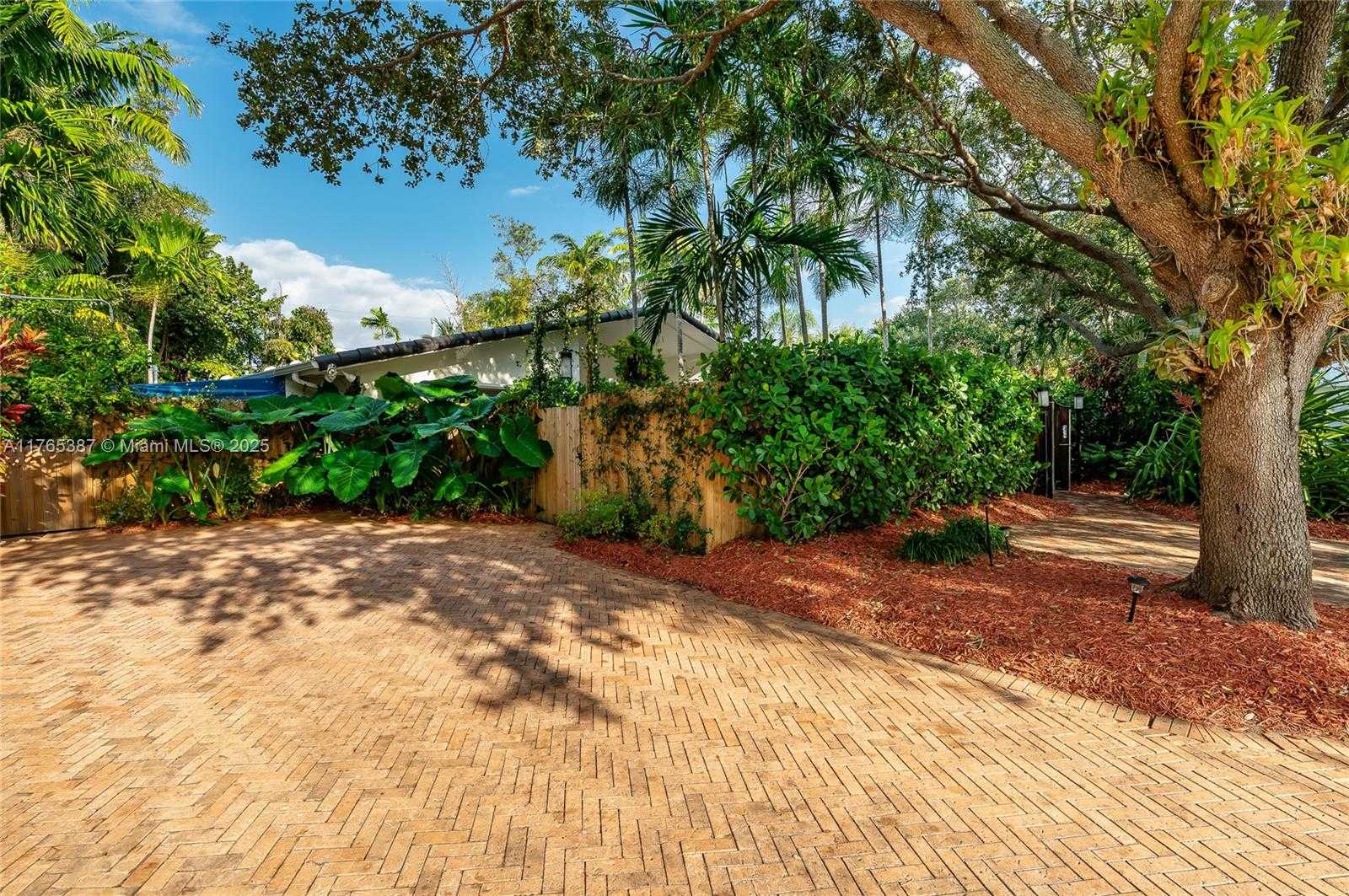 Small Image of 269 CRANWOOD DR, Key Biscayne Number 30