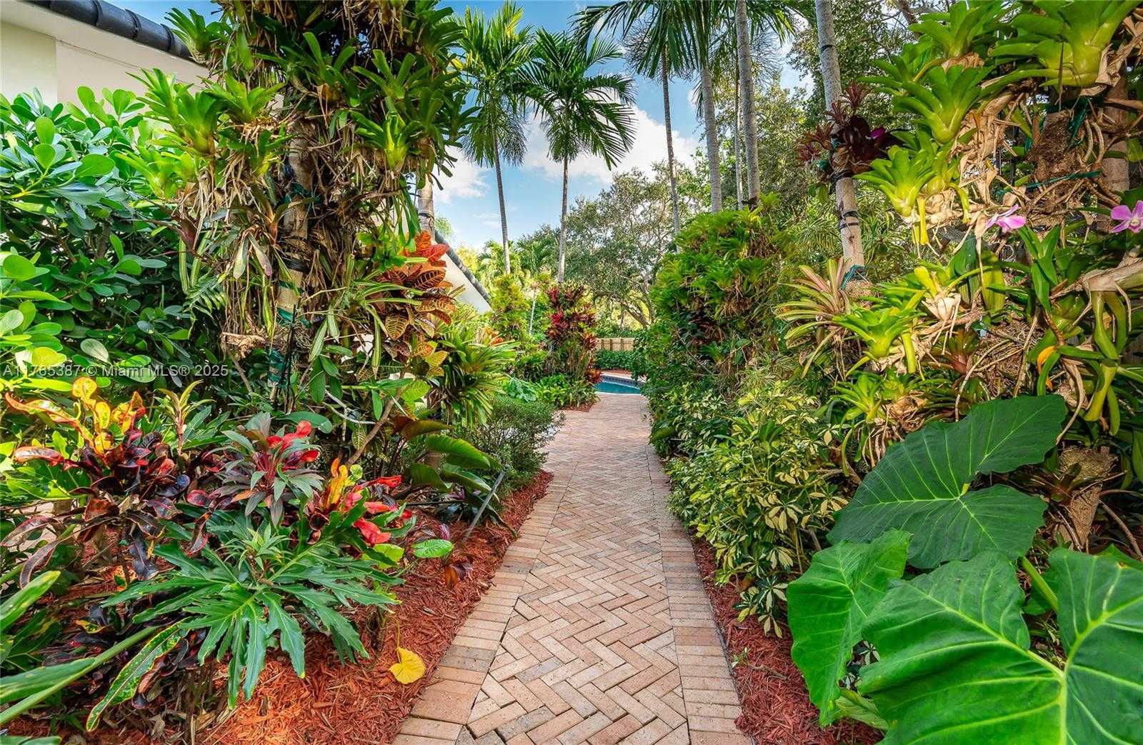 Small Image of 269 CRANWOOD DR, Key Biscayne Number 7
