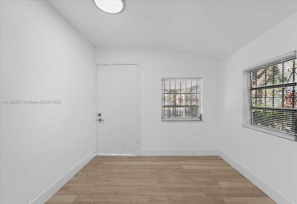 Small Image of 2911 NORTH WEST 30TH ST, Miami Number 10