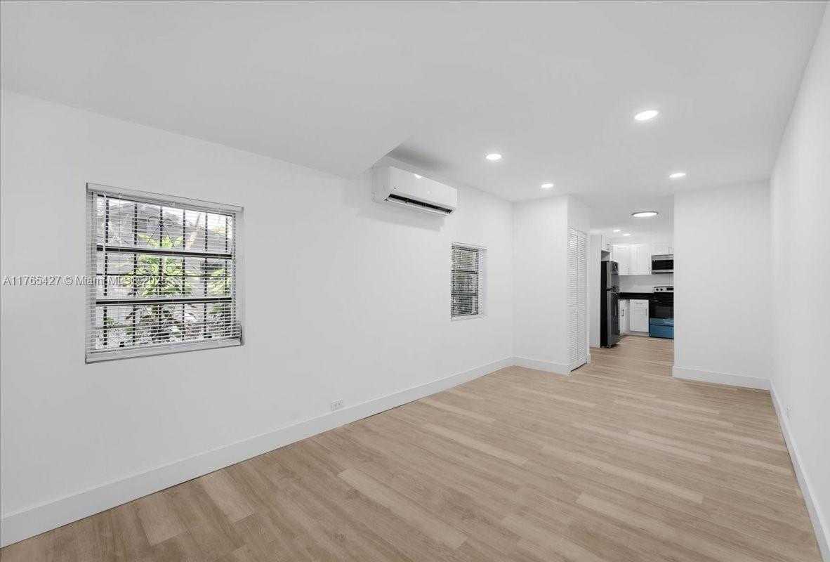 Small Image of 2911 NORTH WEST 30TH ST, Miami Number 14