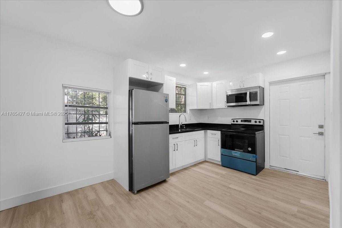 Small Image of 2911 NORTH WEST 30TH ST, Miami Number 18
