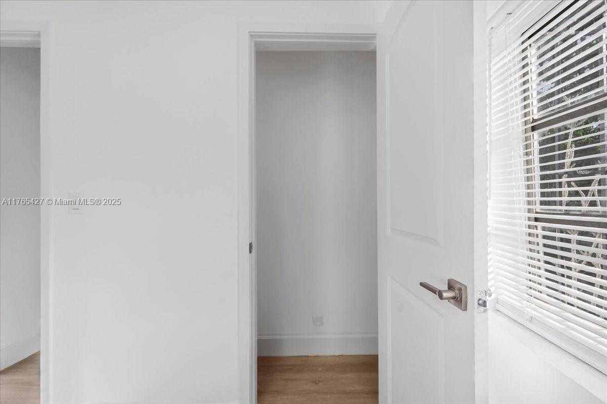 Small Image of 2911 NORTH WEST 30TH ST, Miami Number 30