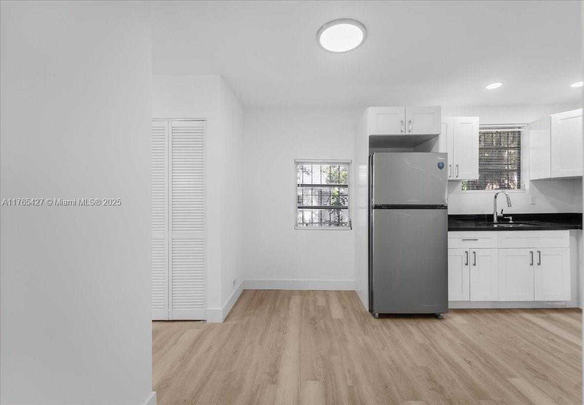 Small Image of 2911 NORTH WEST 30TH ST, Miami Number 31
