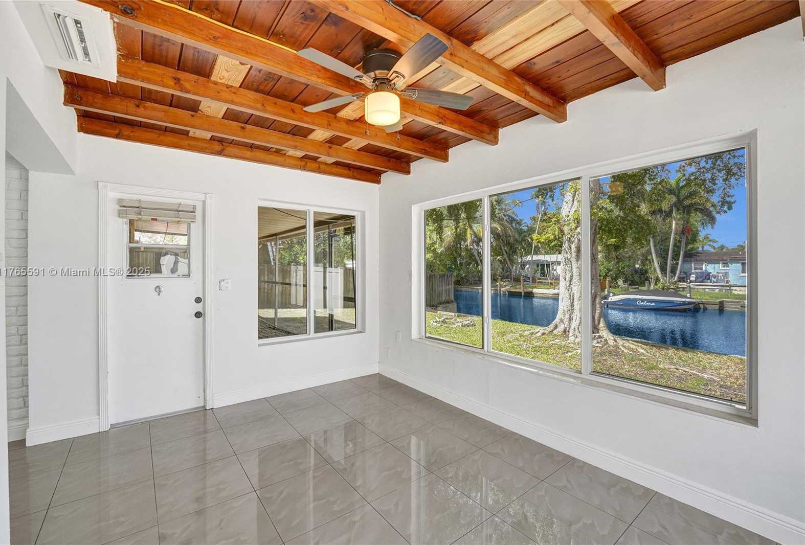 Small Image of 924 NORTH 30TH RD, Hollywood Number 10