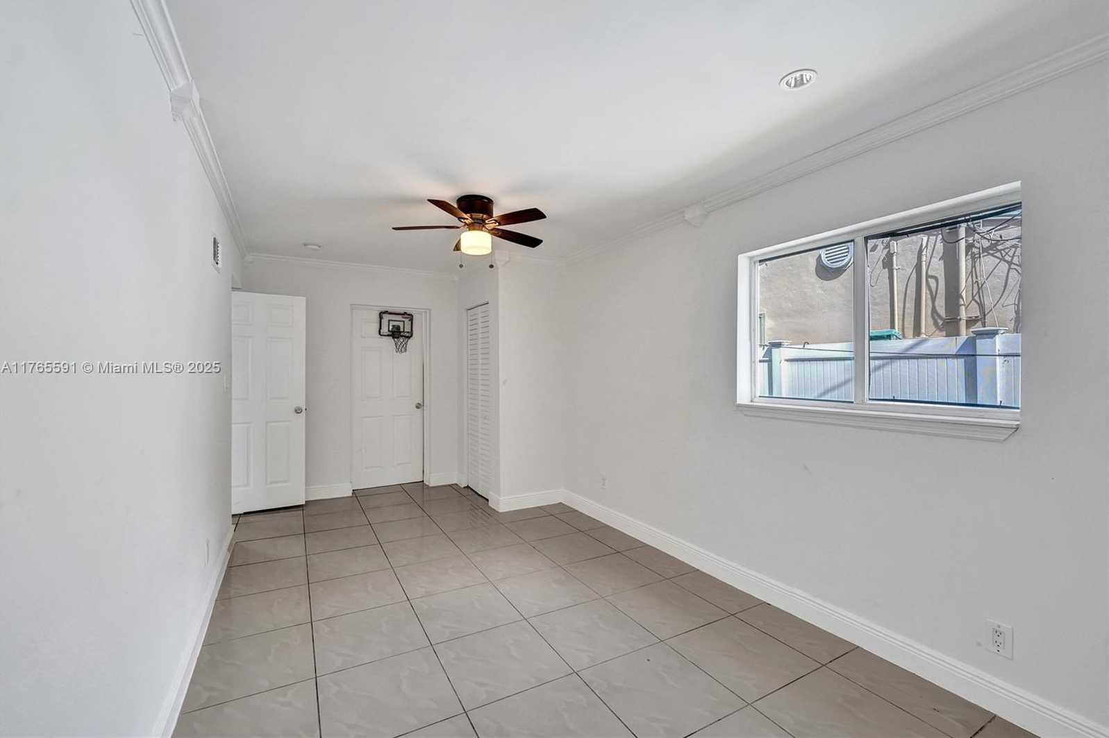Small Image of 924 NORTH 30TH RD, Hollywood Number 14