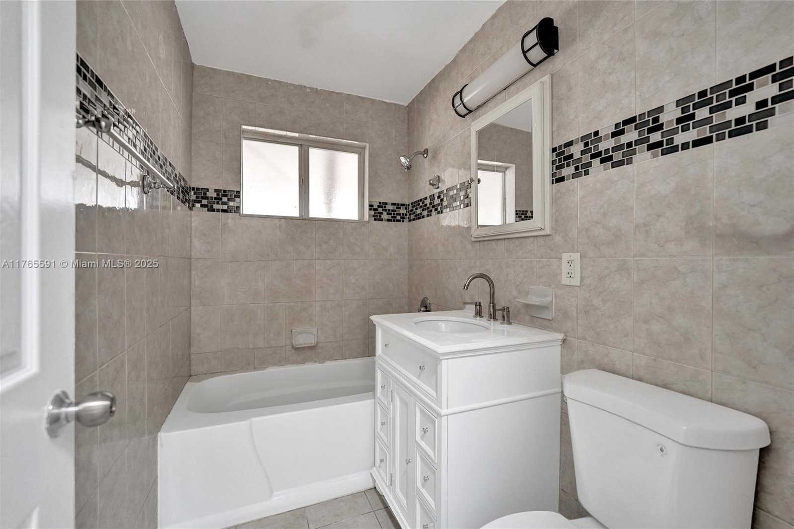 Small Image of 924 NORTH 30TH RD, Hollywood Number 16