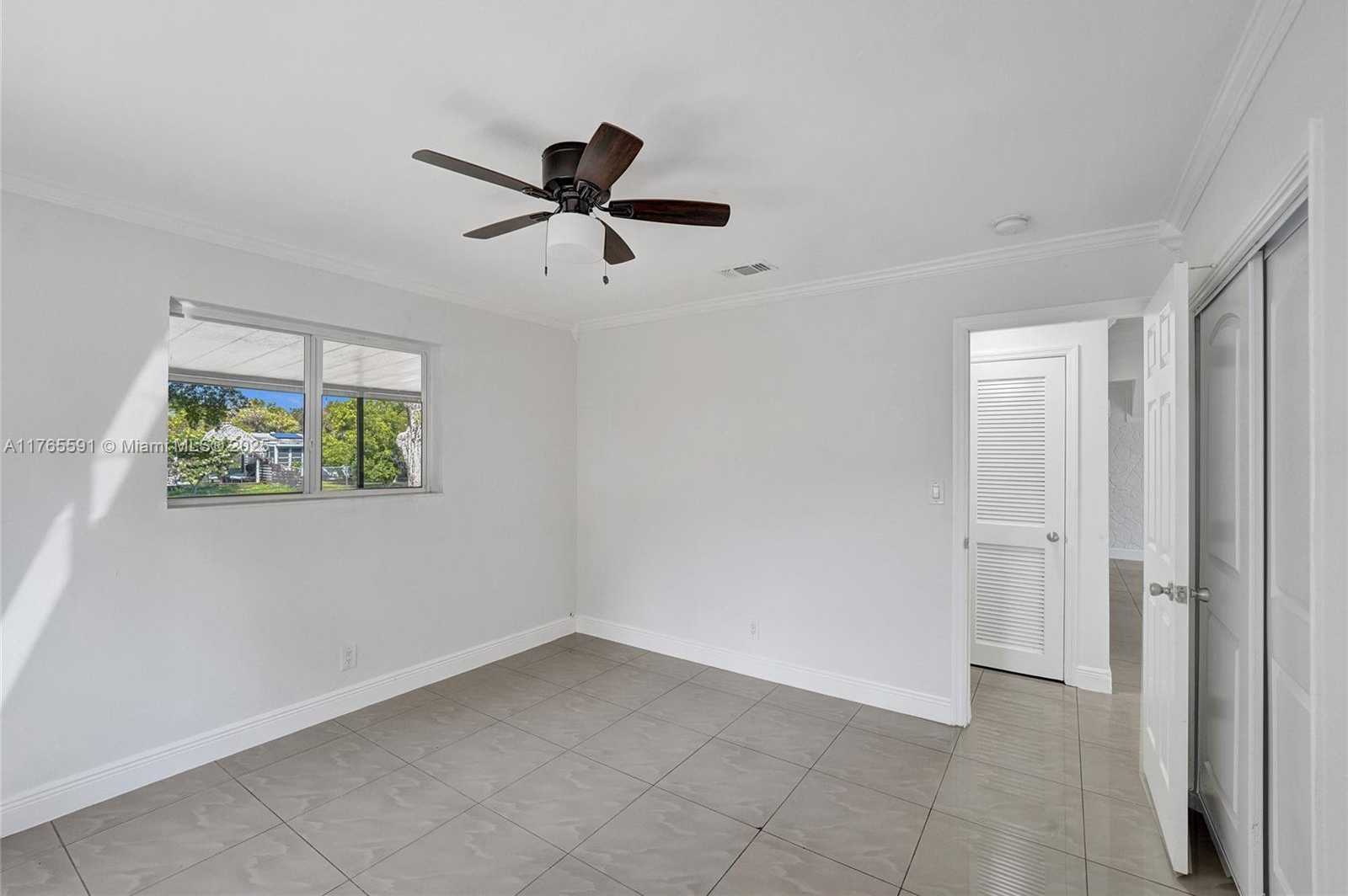 Small Image of 924 NORTH 30TH RD, Hollywood Number 19