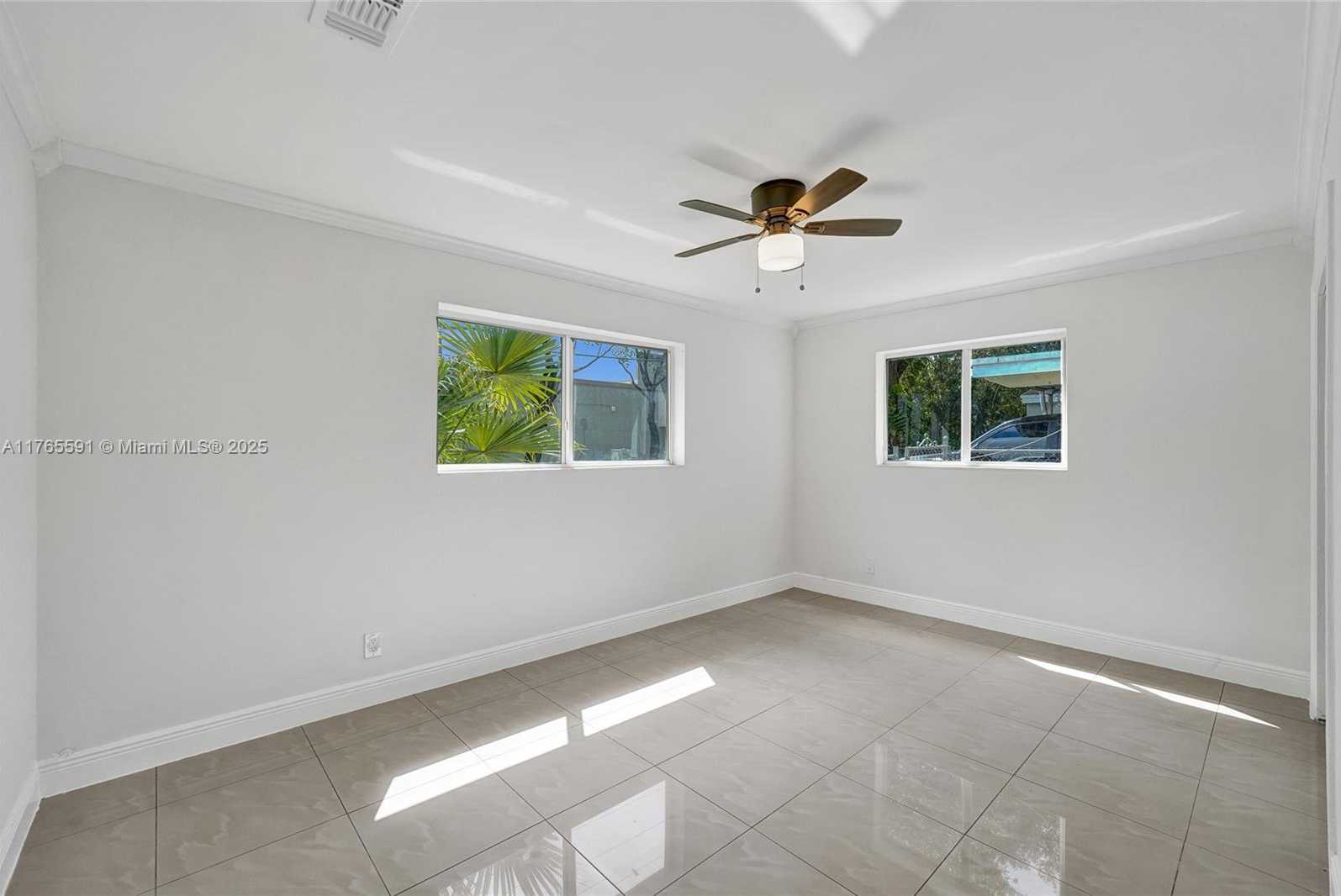 Small Image of 924 NORTH 30TH RD, Hollywood Number 20