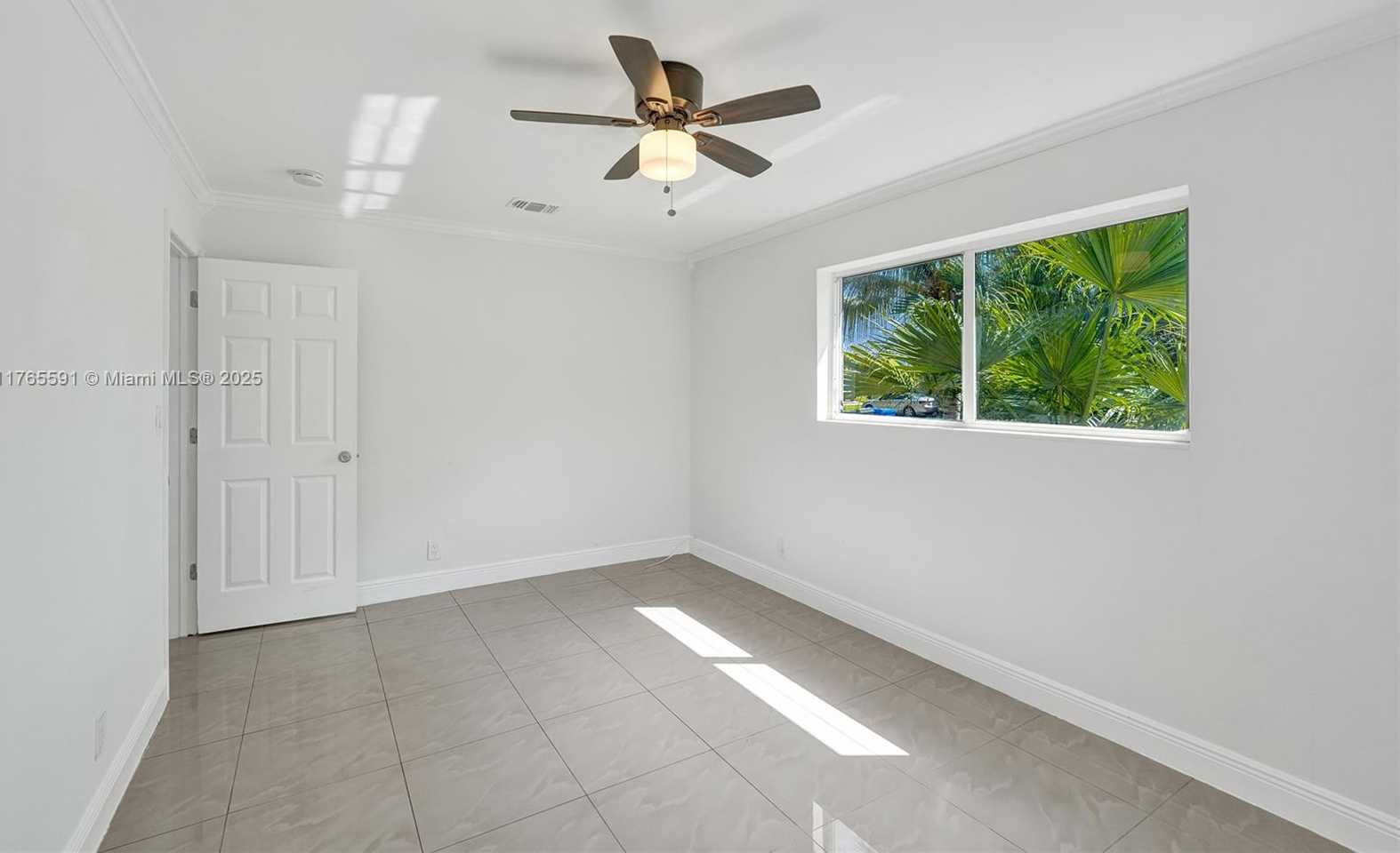 Small Image of 924 NORTH 30TH RD, Hollywood Number 23