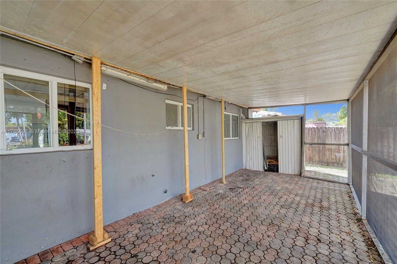 Small Image of 924 NORTH 30TH RD, Hollywood Number 26