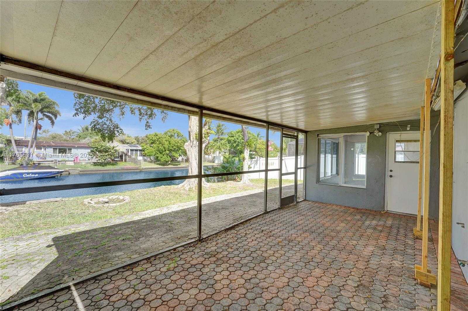 Small Image of 924 NORTH 30TH RD, Hollywood Number 27