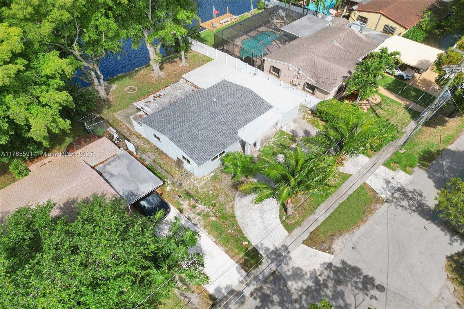 Small Image of 924 NORTH 30TH RD, Hollywood Number 45