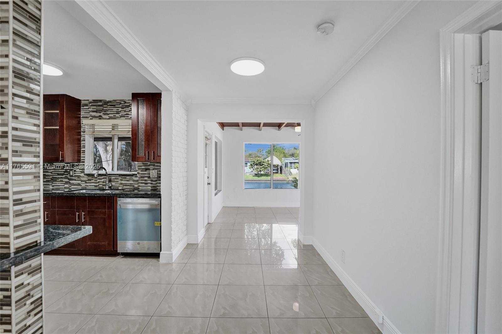 Small Image of 924 NORTH 30TH RD, Hollywood Number 79
