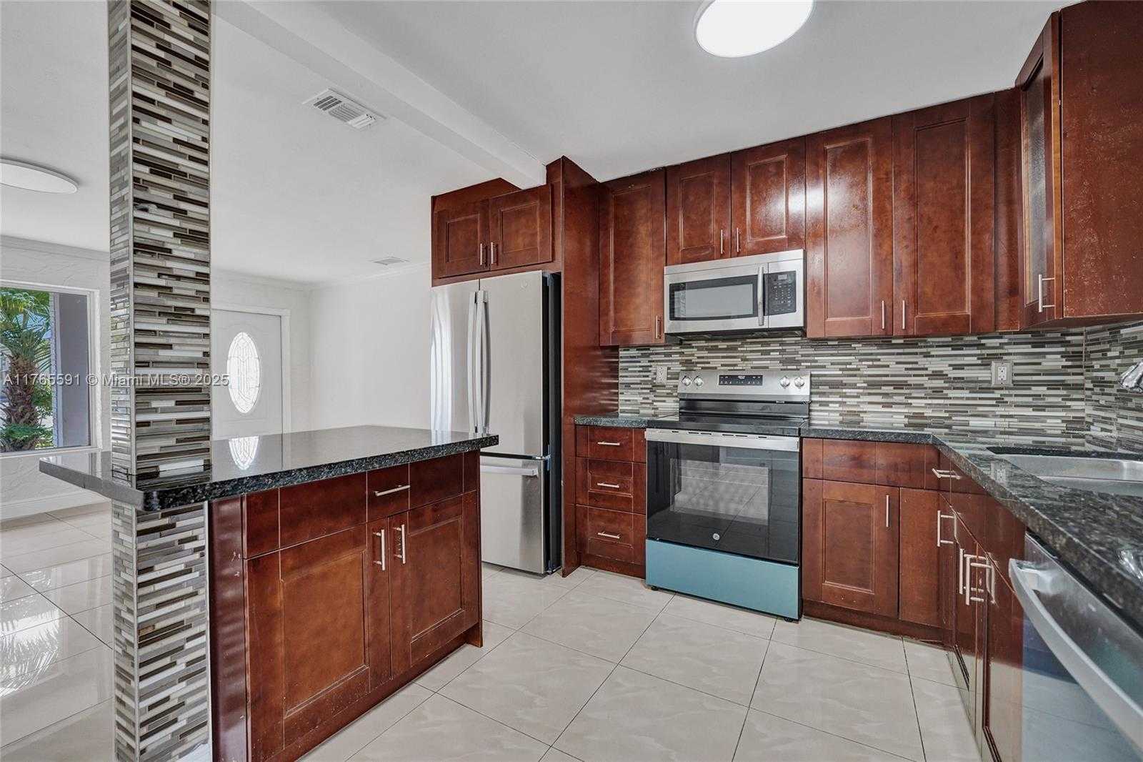 Small Image of 924 NORTH 30TH RD, Hollywood Number 82