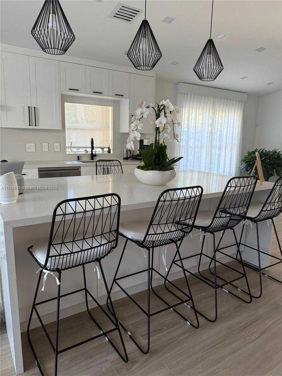 Small Image of 11322 NORTH WEST 59TH TER, Doral Number 2