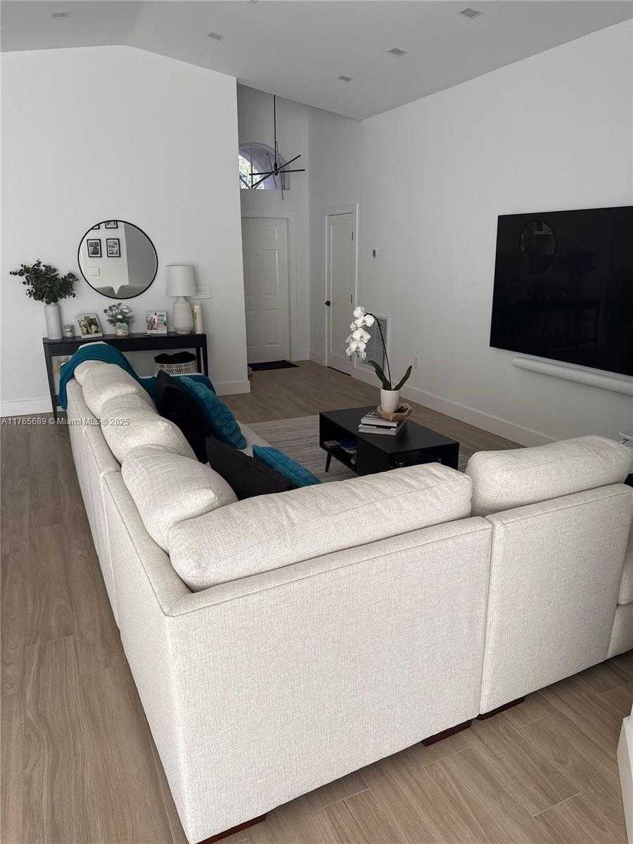 Small Image of 11322 NORTH WEST 59TH TER, Doral Number 3