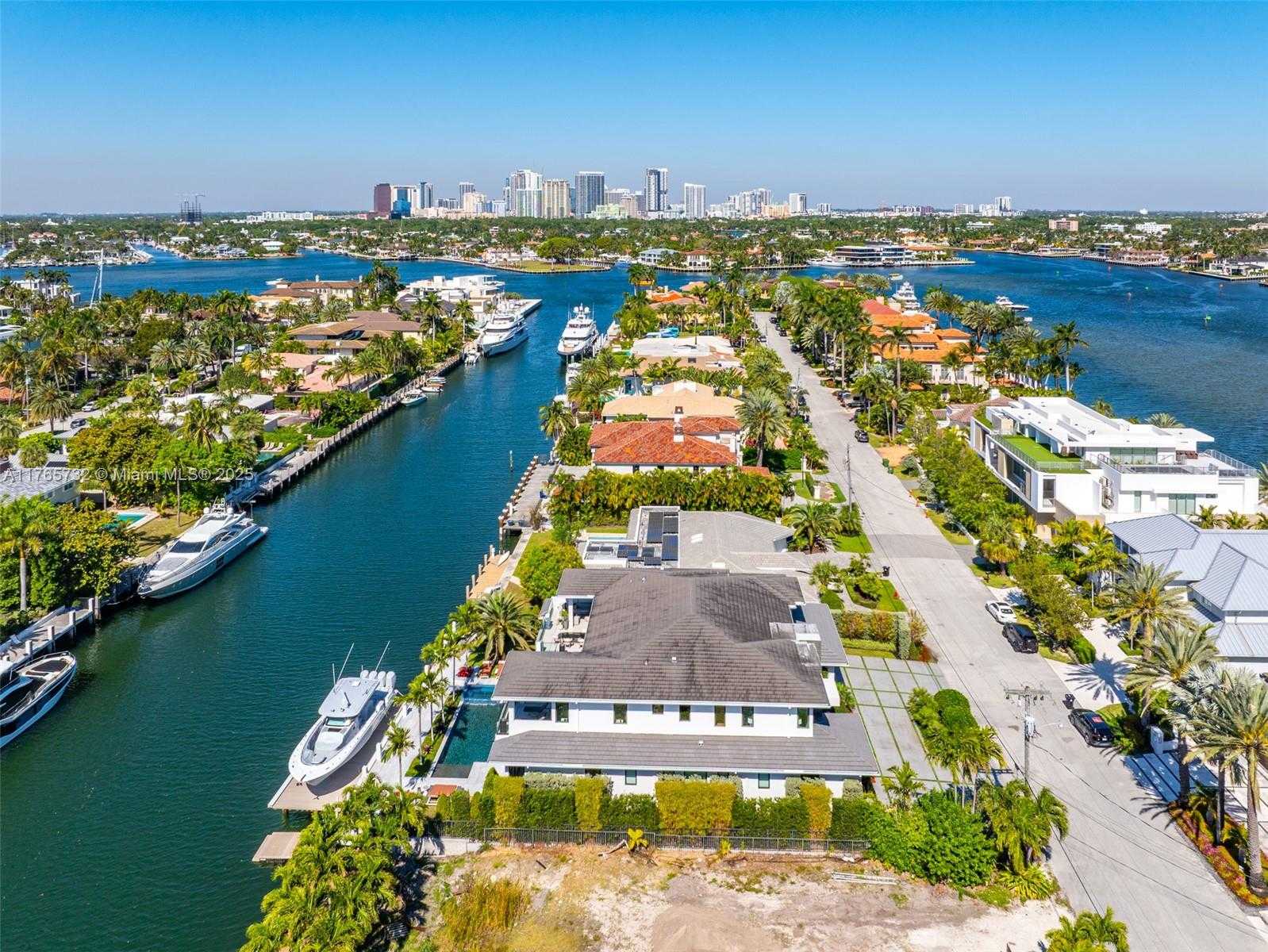 Small Image of 22 ISLA BAHIA DR, Fort Lauderdale Number 10