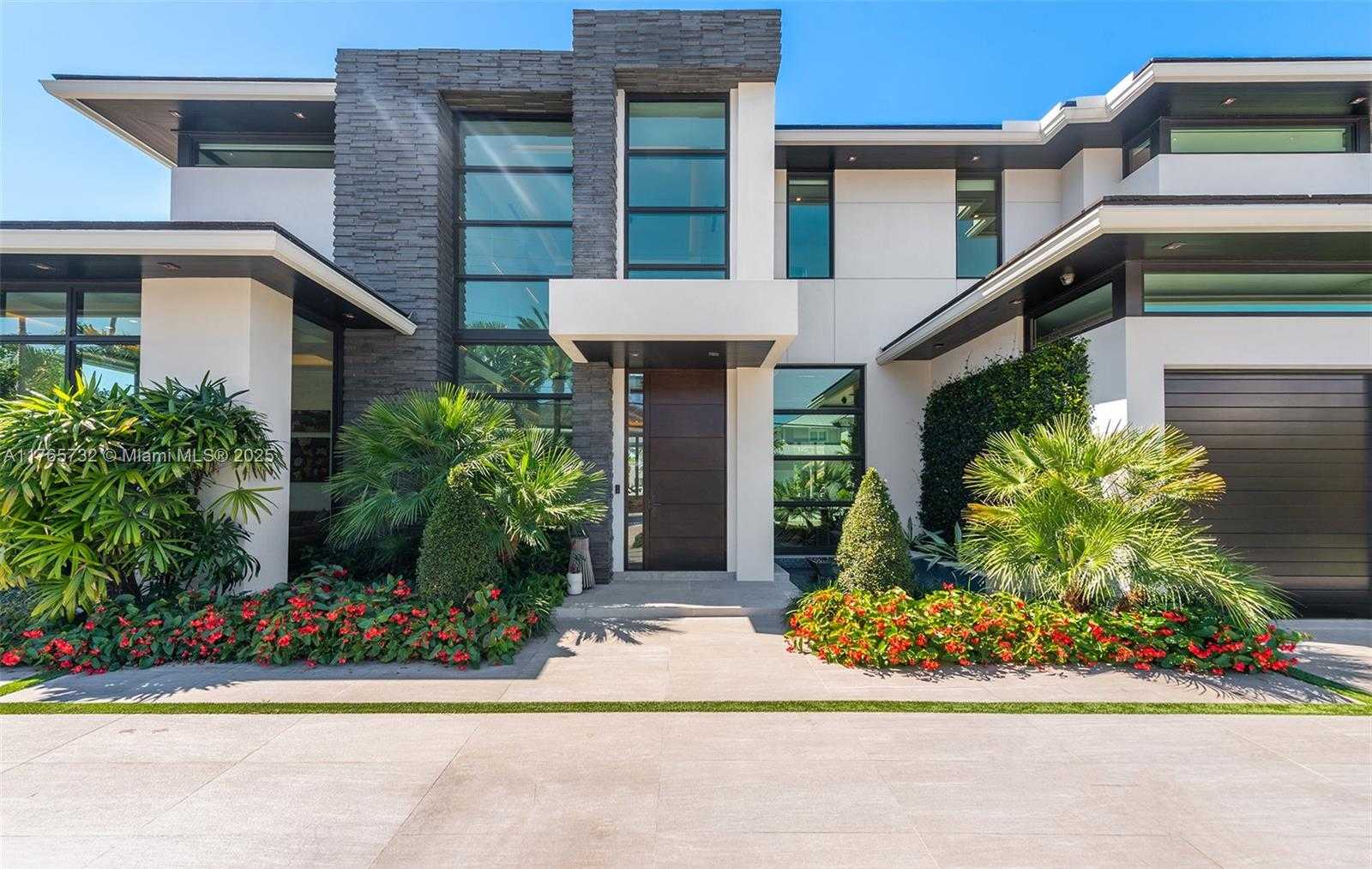 Small Image of 22 ISLA BAHIA DR, Fort Lauderdale Number 11