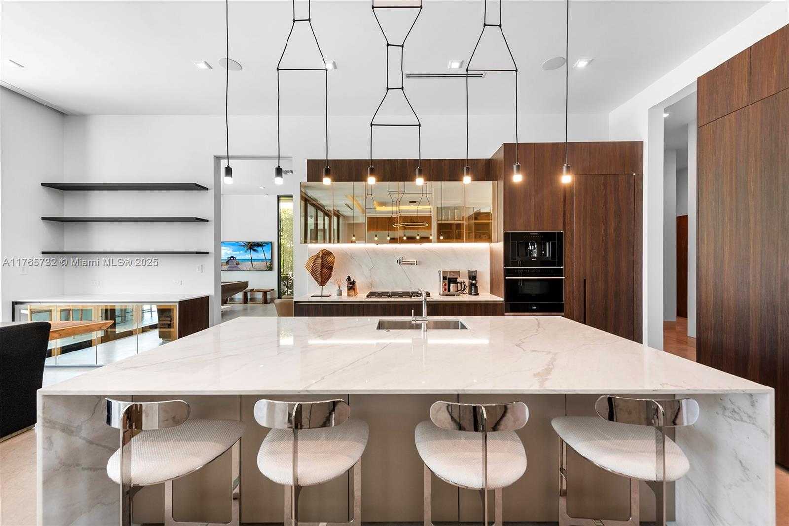 Small Image of 22 ISLA BAHIA DR, Fort Lauderdale Number 25