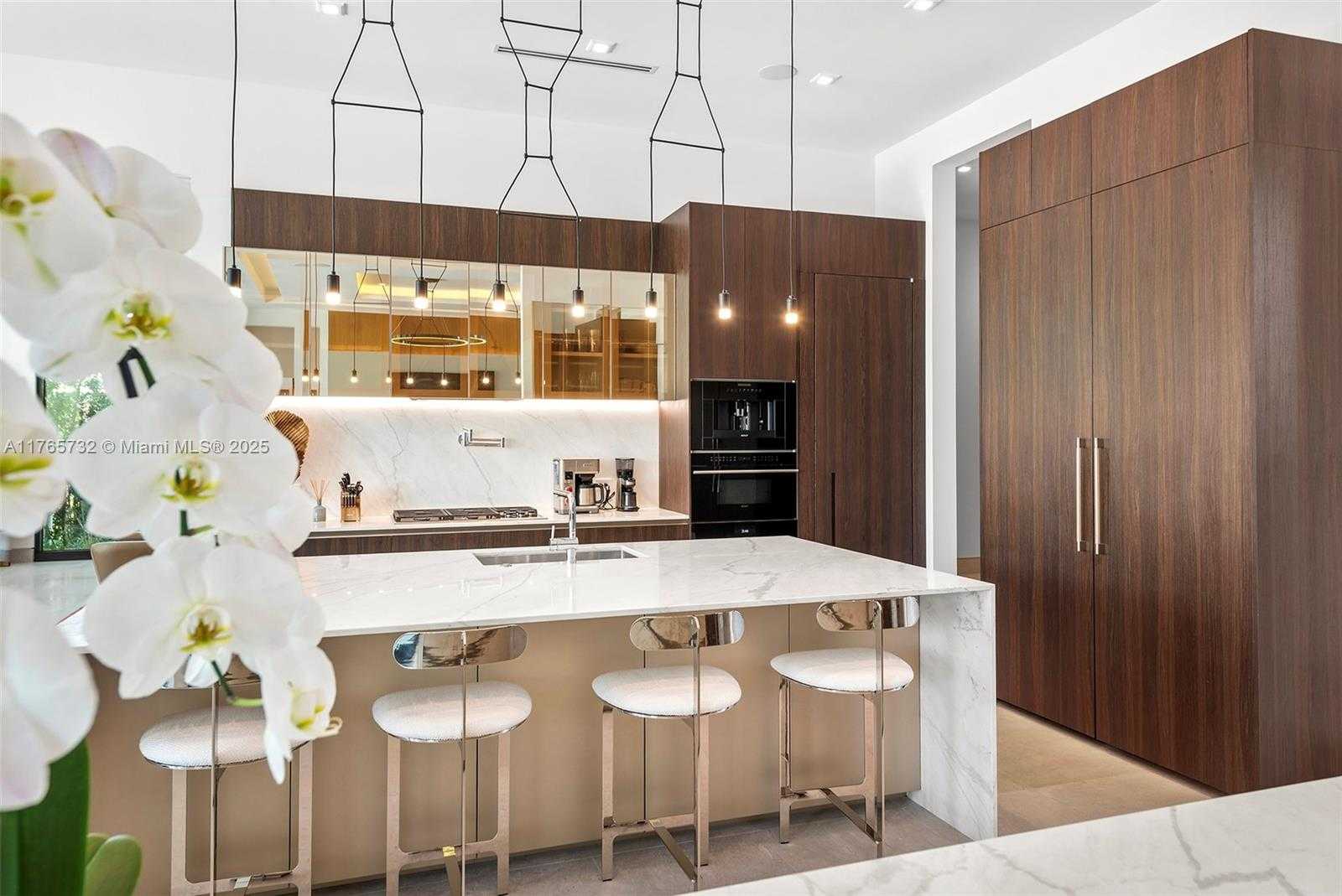 Small Image of 22 ISLA BAHIA DR, Fort Lauderdale Number 29
