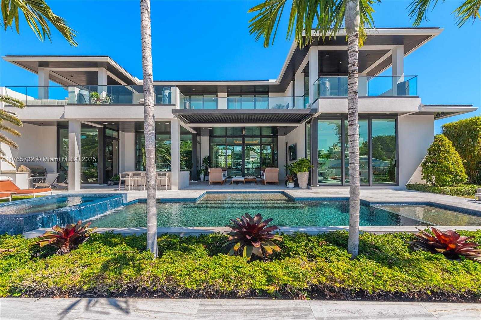 Small Image of 22 ISLA BAHIA DR, Fort Lauderdale Number 4