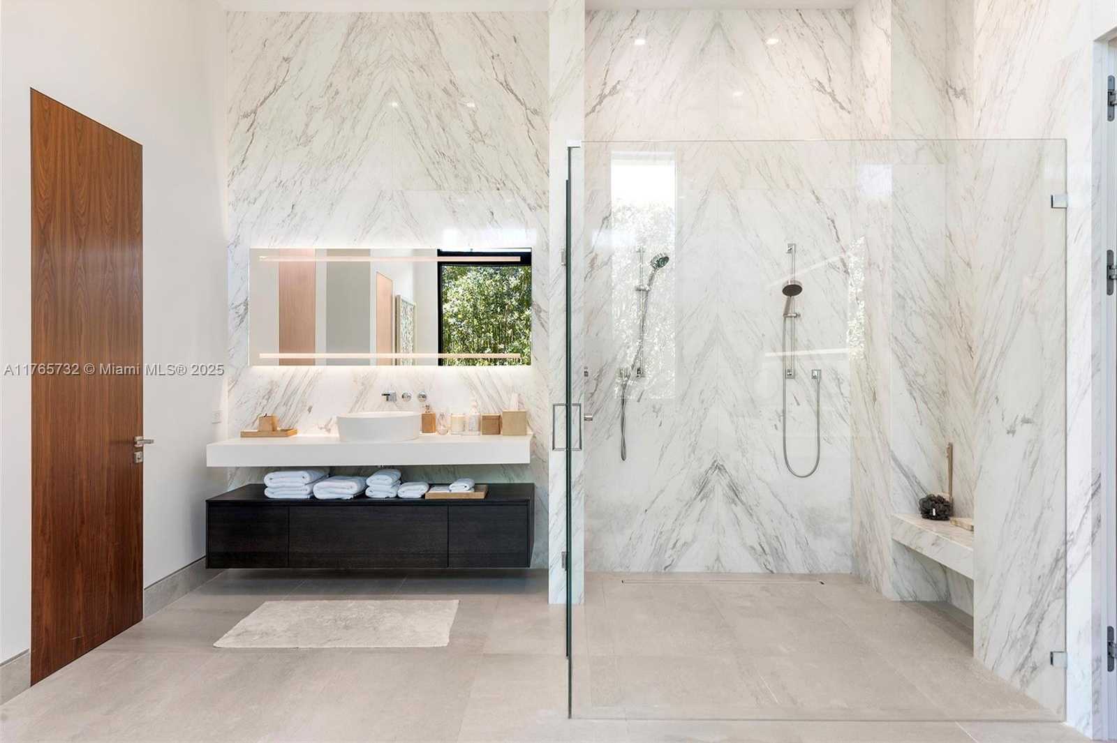 Small Image of 22 ISLA BAHIA DR, Fort Lauderdale Number 43