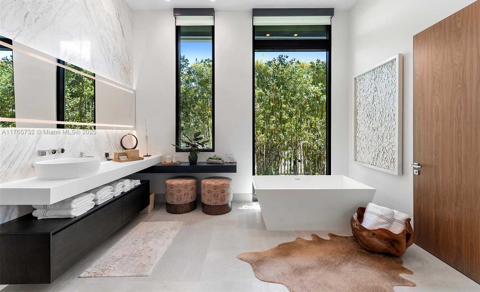 Small Image of 22 ISLA BAHIA DR, Fort Lauderdale Number 44
