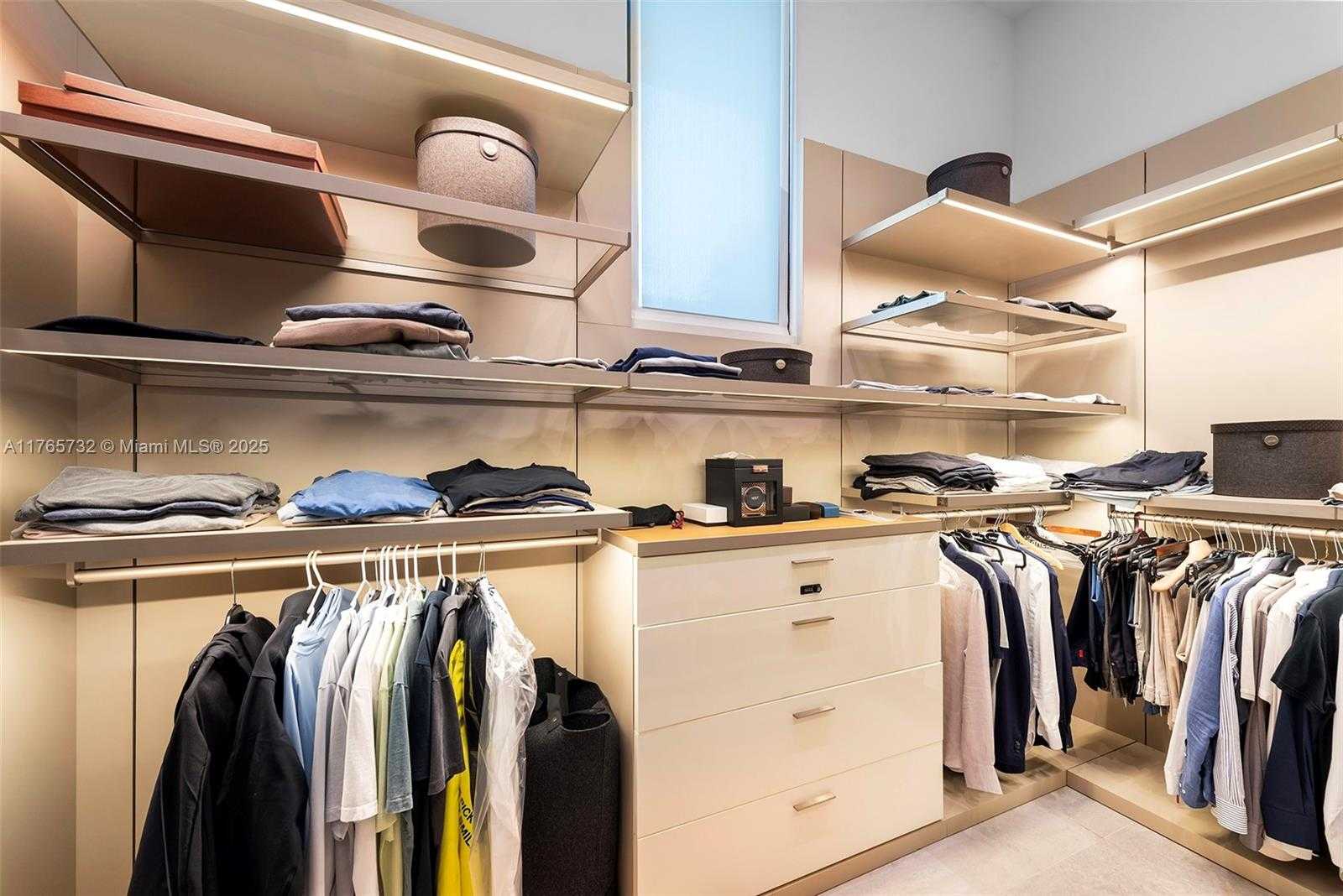 Small Image of 22 ISLA BAHIA DR, Fort Lauderdale Number 46
