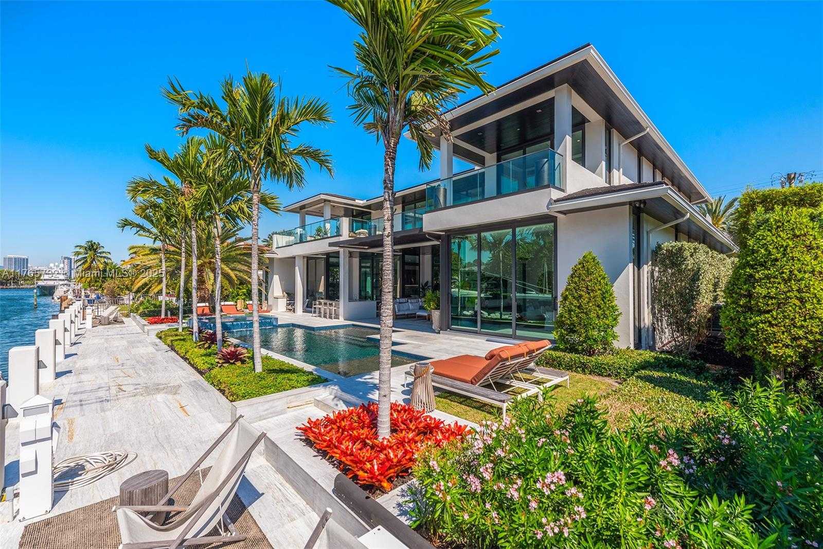 Small Image of 22 ISLA BAHIA DR, Fort Lauderdale Number 6