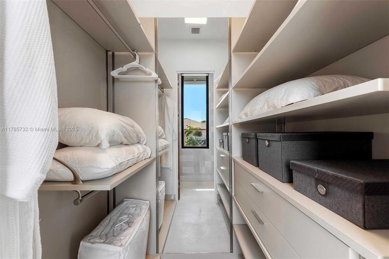 Small Image of 22 ISLA BAHIA DR, Fort Lauderdale Number 63