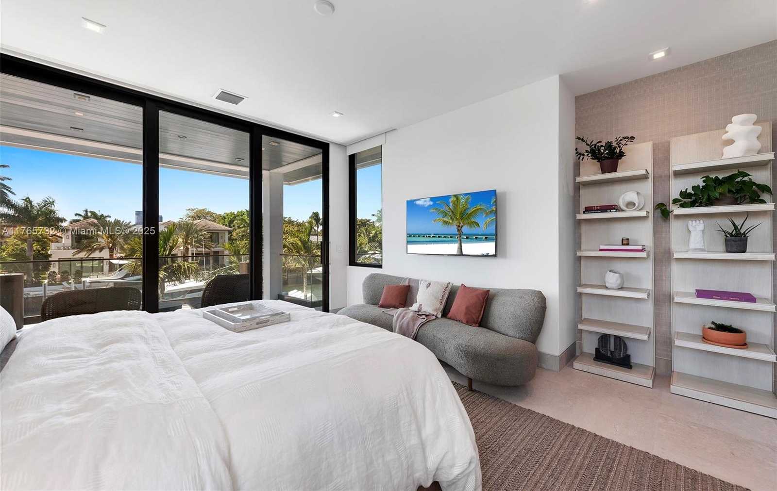 Small Image of 22 ISLA BAHIA DR, Fort Lauderdale Number 66