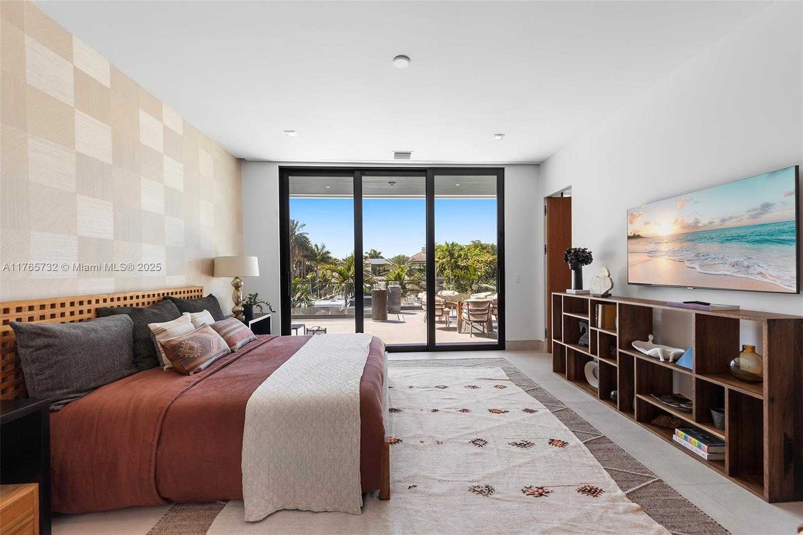 Small Image of 22 ISLA BAHIA DR, Fort Lauderdale Number 76