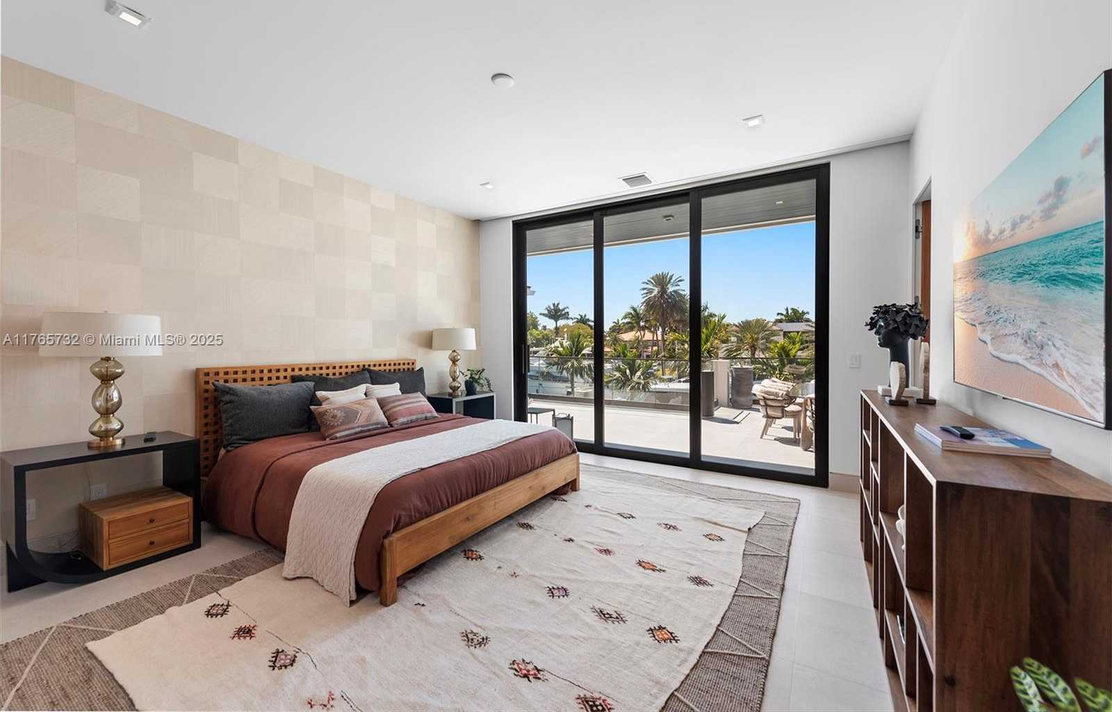 Small Image of 22 ISLA BAHIA DR, Fort Lauderdale Number 77