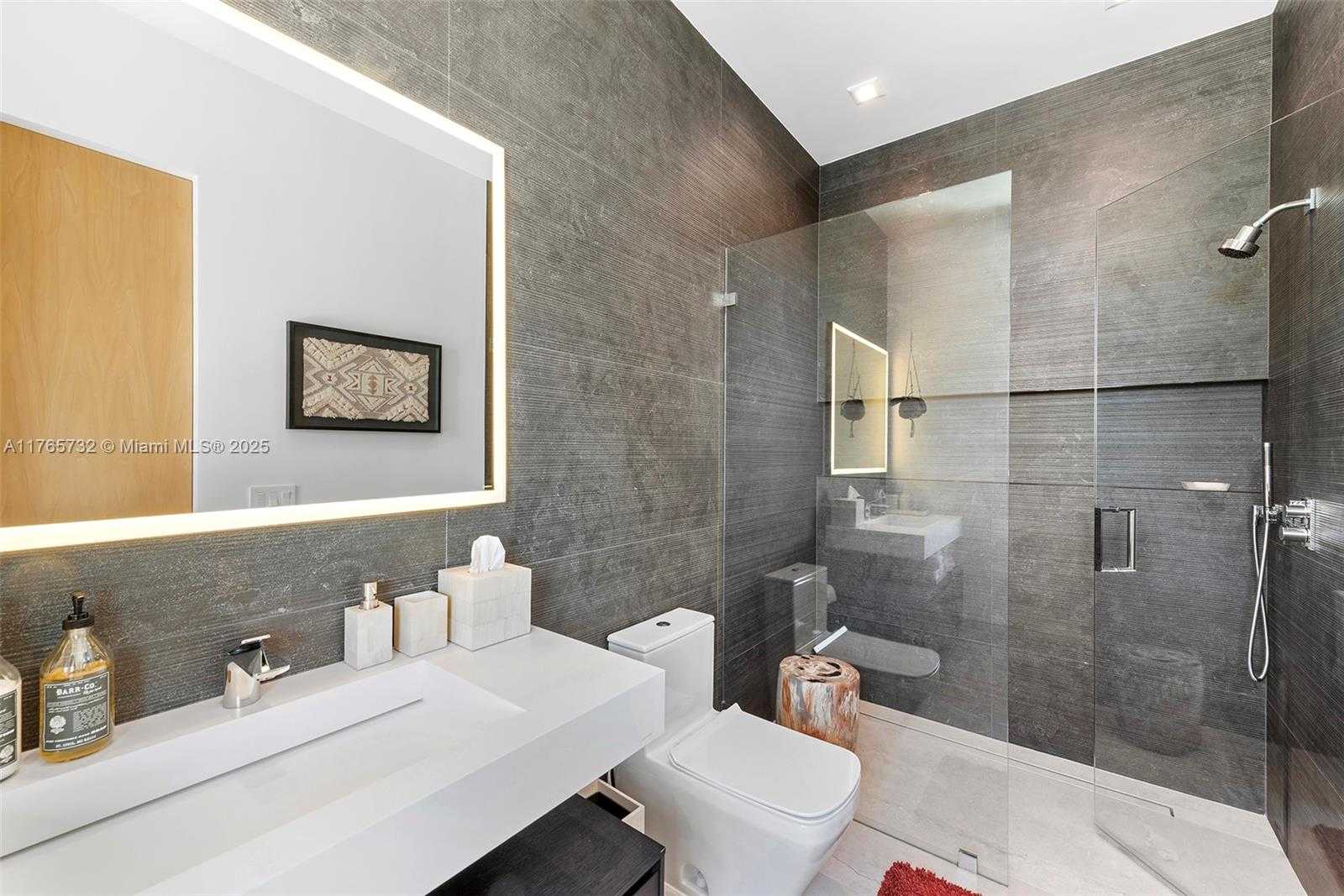 Small Image of 22 ISLA BAHIA DR, Fort Lauderdale Number 78