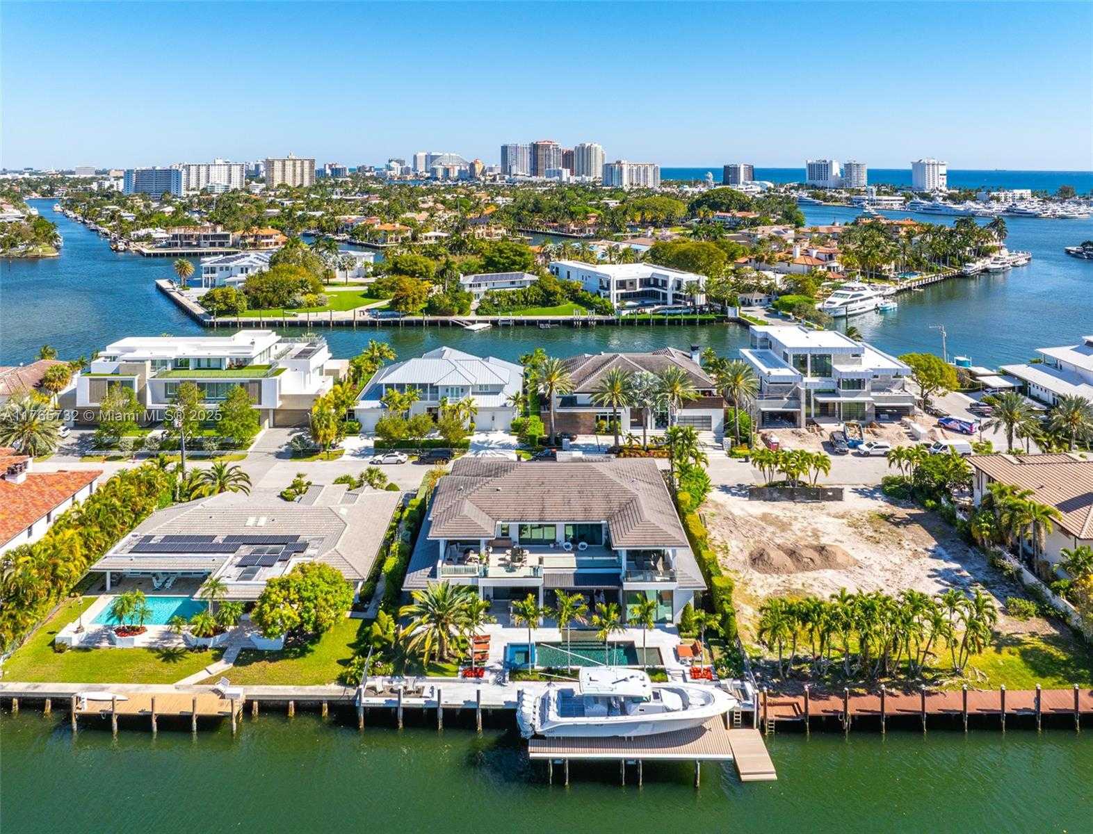 Small Image of 22 ISLA BAHIA DR, Fort Lauderdale Number 8
