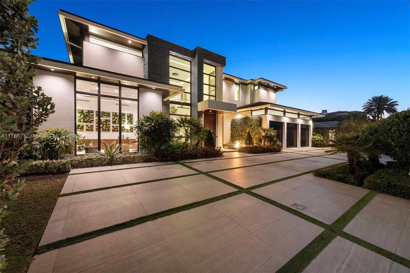 Small Image of 22 ISLA BAHIA DR, Fort Lauderdale Number 93