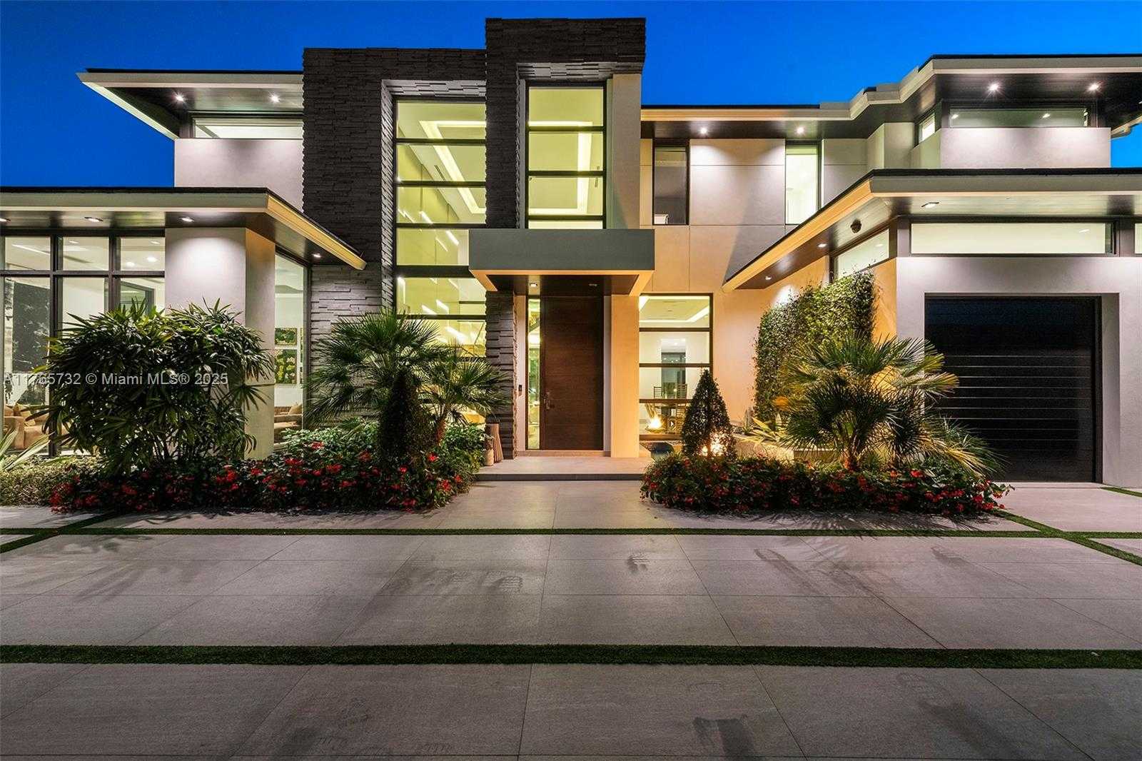 Small Image of 22 ISLA BAHIA DR, Fort Lauderdale Number 95