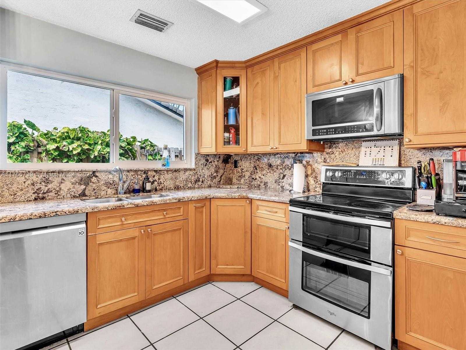 Small Image of 11310 SOUTH WEST 58TH CT, Cooper City Number 21