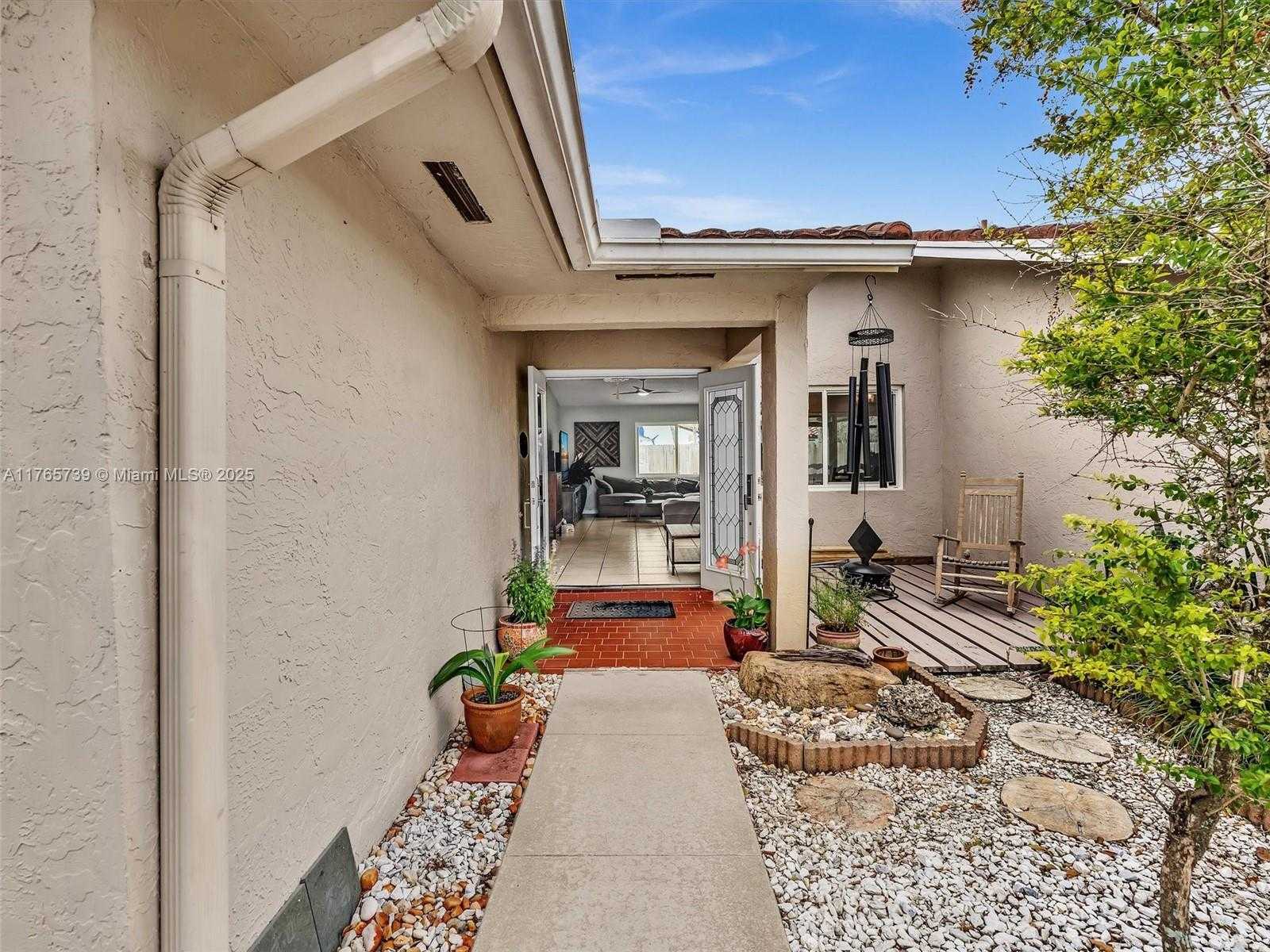 Small Image of 11310 SOUTH WEST 58TH CT, Cooper City Number 5