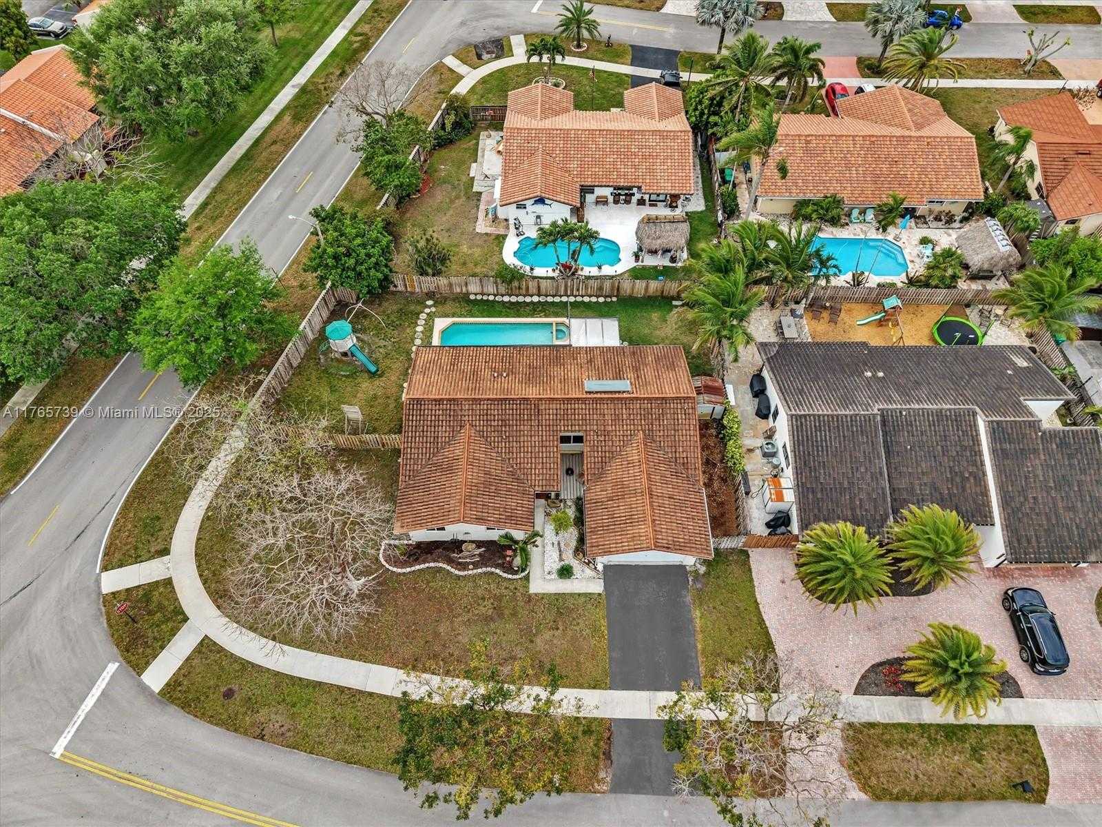 Small Image of 11310 SOUTH WEST 58TH CT, Cooper City Number 58