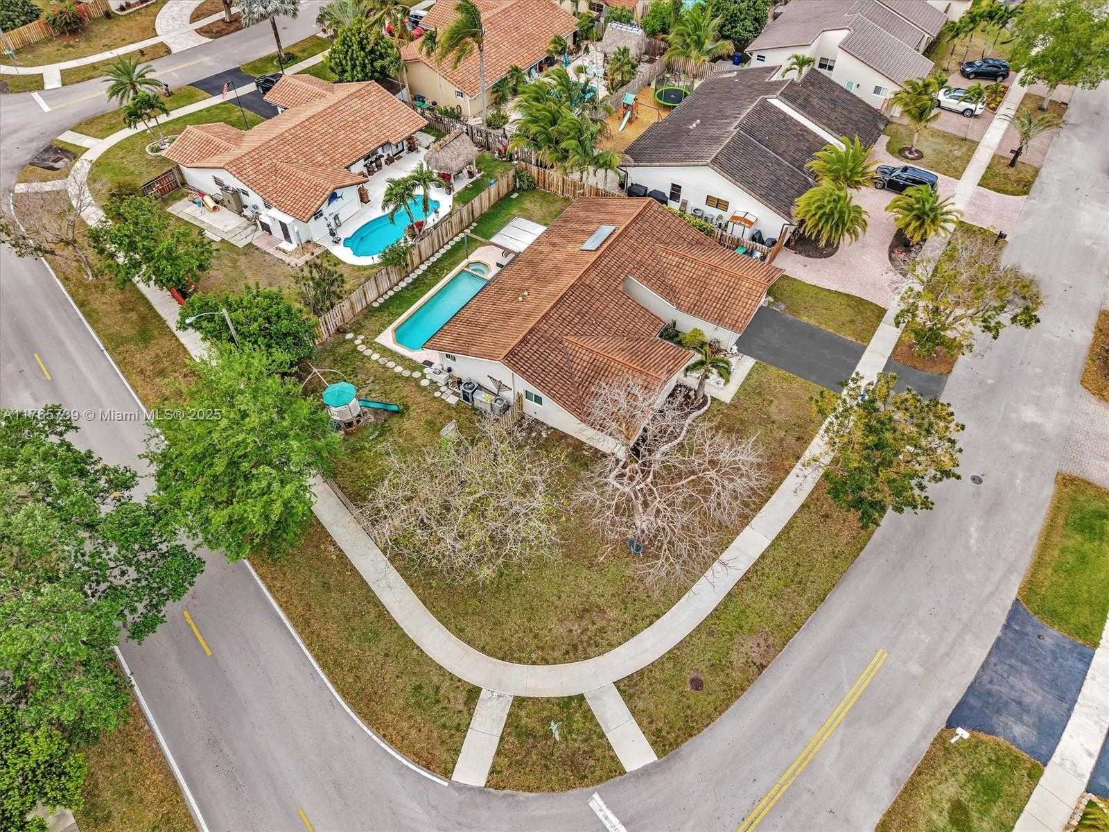 Small Image of 11310 SOUTH WEST 58TH CT, Cooper City Number 59