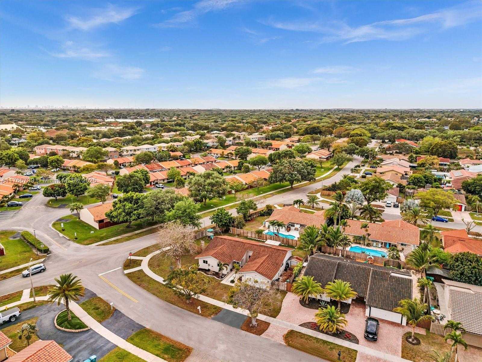Small Image of 11310 SOUTH WEST 58TH CT, Cooper City Number 61