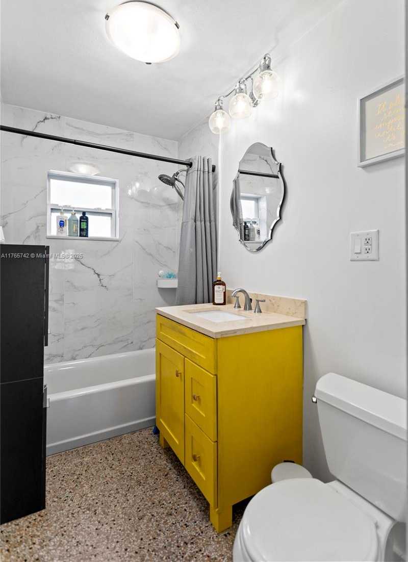 Small Image of 5233 NORTH EAST 4TH AVE, Oakland Park Number 11