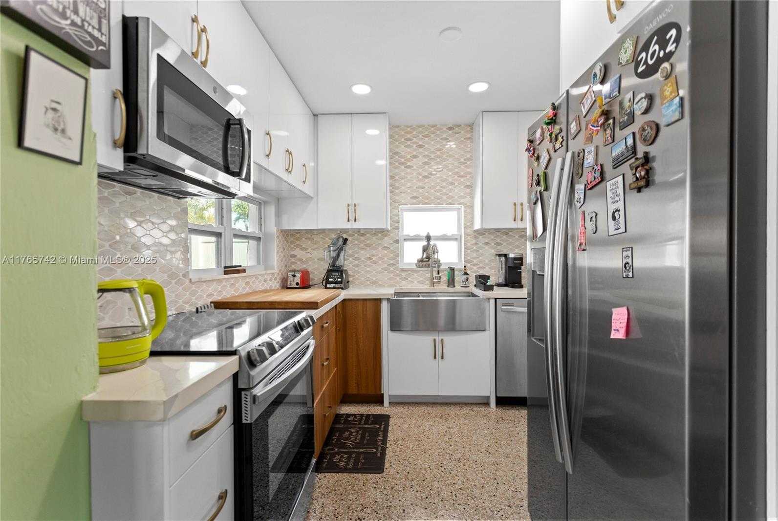 Small Image of 5233 NORTH EAST 4TH AVE, Oakland Park Number 3
